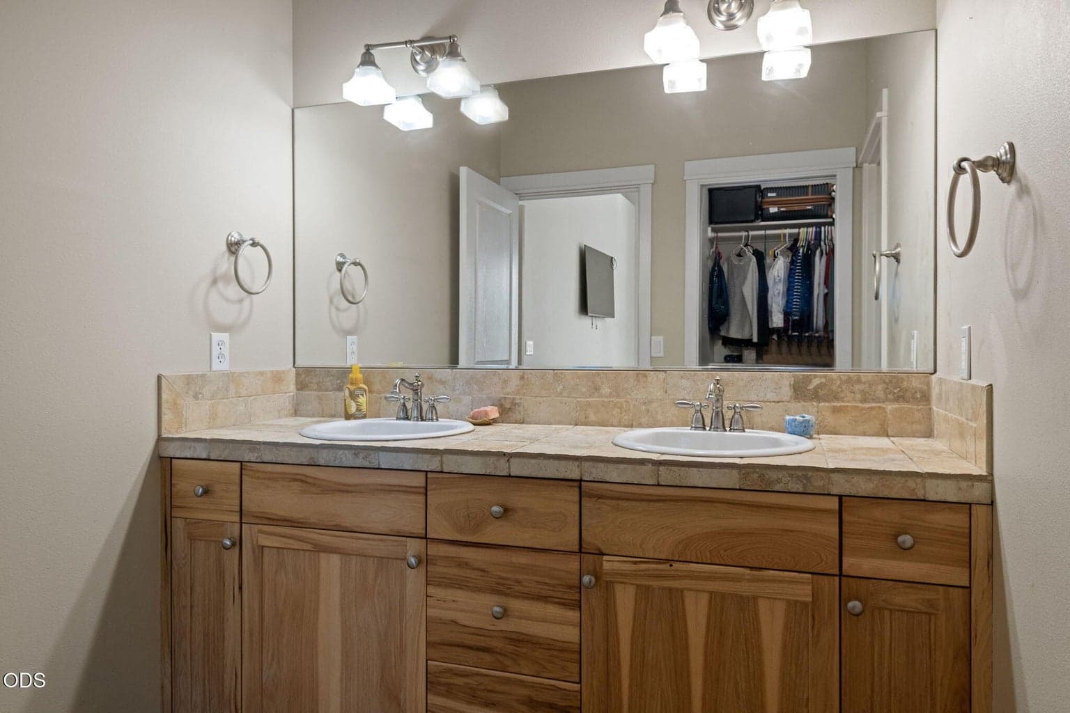 Primary bathroom - main floor
