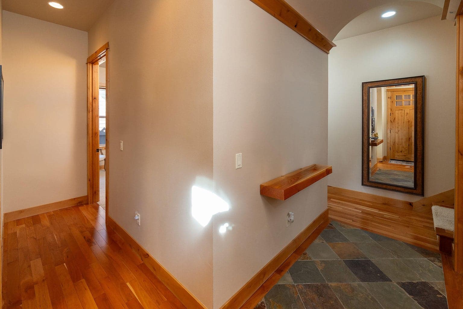 Photo of 961 SW Vantage Point Way 4 of 36