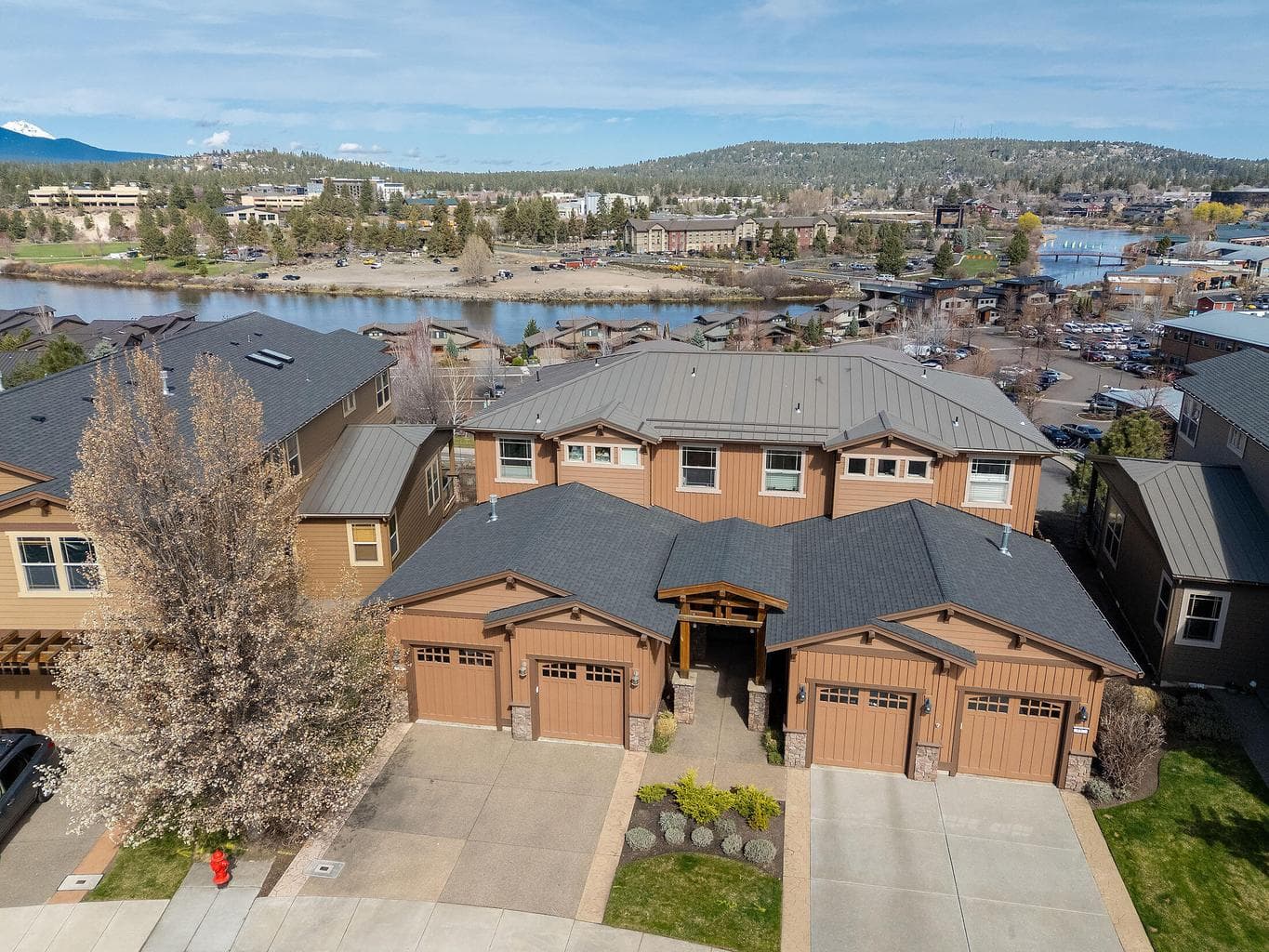 Photo of 961 SW Vantage Point Way 33 of 36