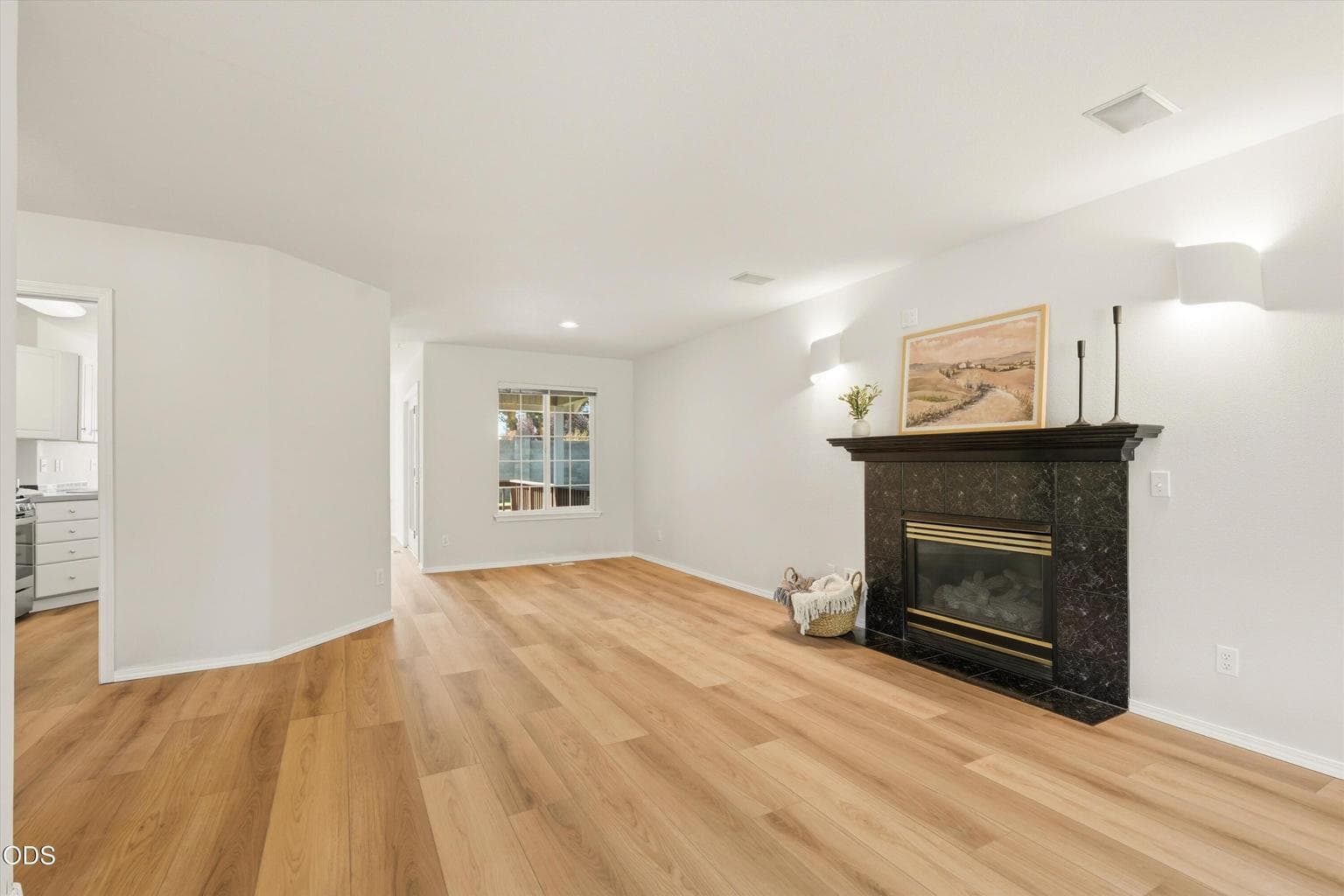 Photo of 3389 NE Stonebrook Loop 6 of 52