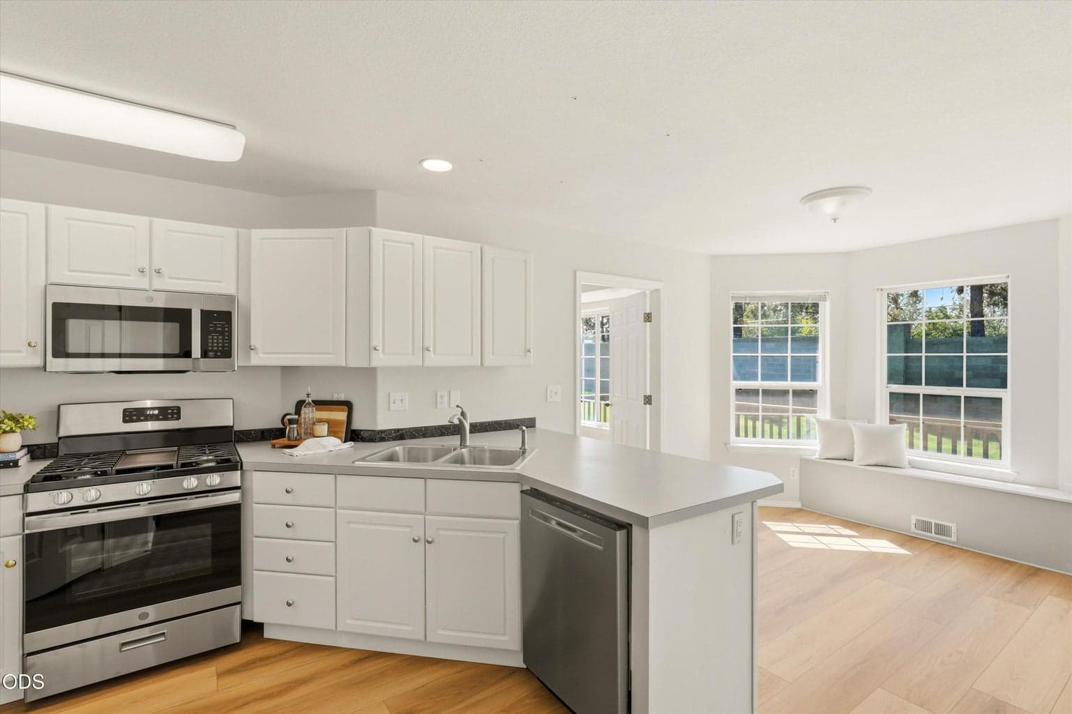 Photo of 3389 NE Stonebrook Loop 16 of 52