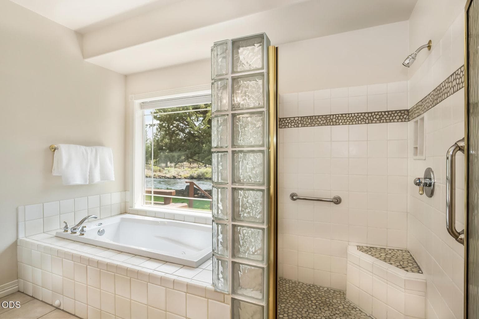 Photo of 63364 NE Brightwater Drive 27 of 42