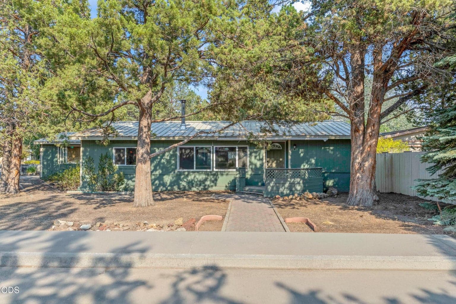 Photo of 1523 Bronzewood Avenue 1 of 26