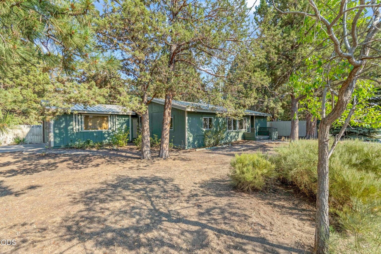 Photo of 1523 Bronzewood Avenue 2 of 26