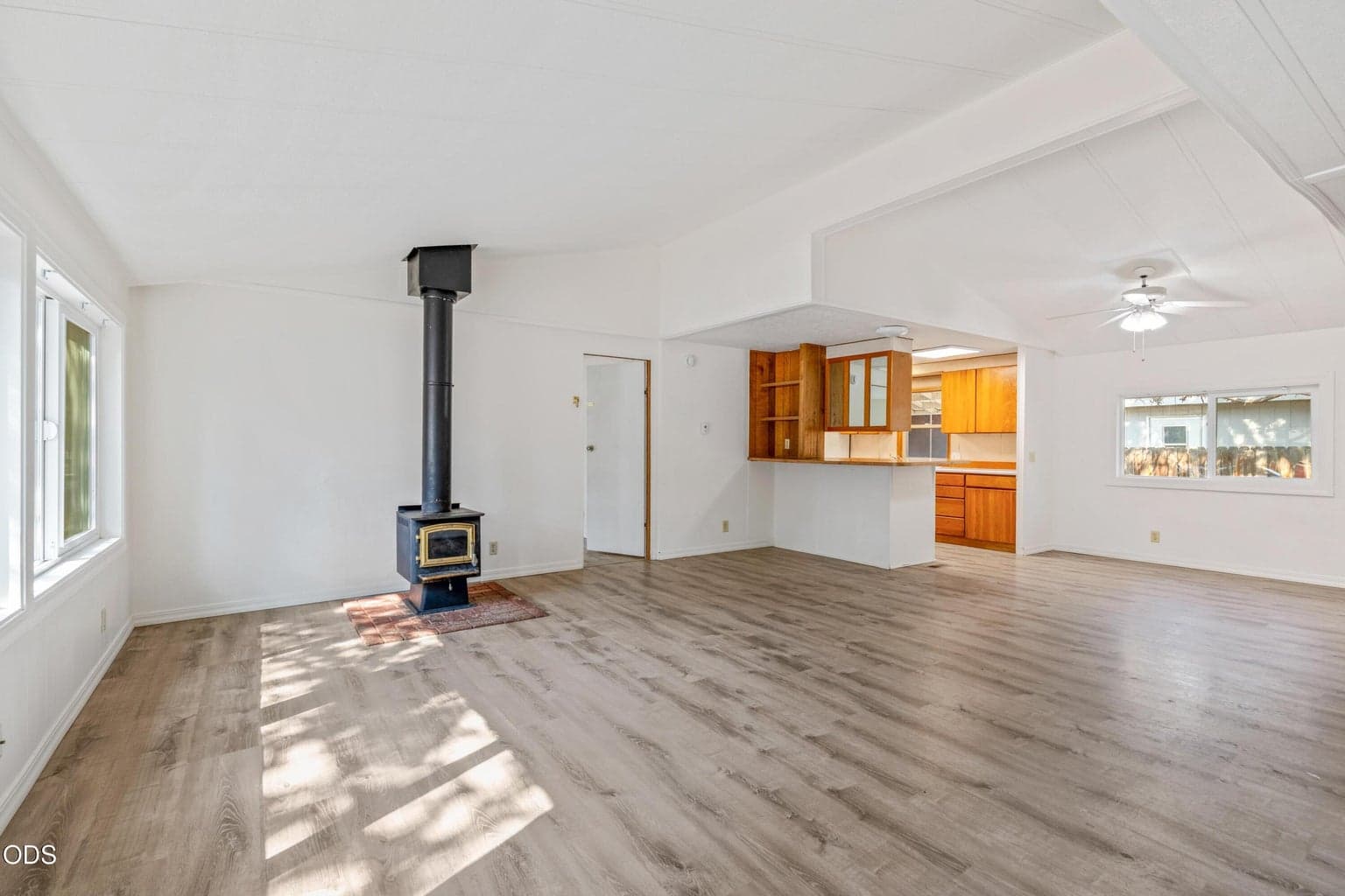 Photo of 1523 Bronzewood Avenue 3 of 26