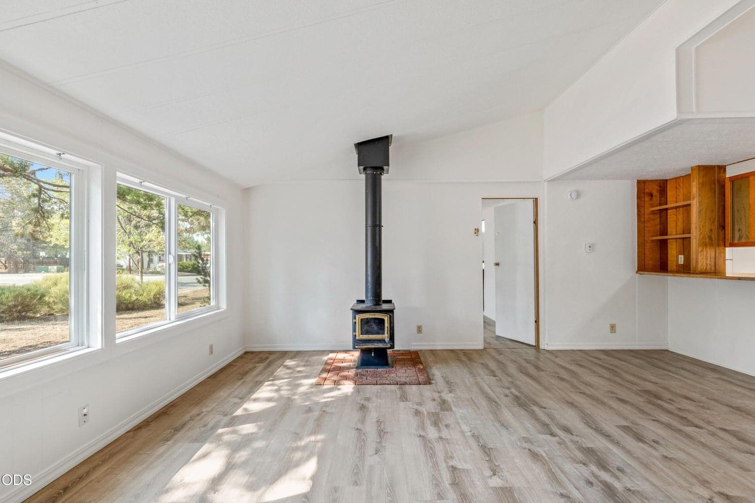 Photo of 1523 Bronzewood Avenue 4 of 26