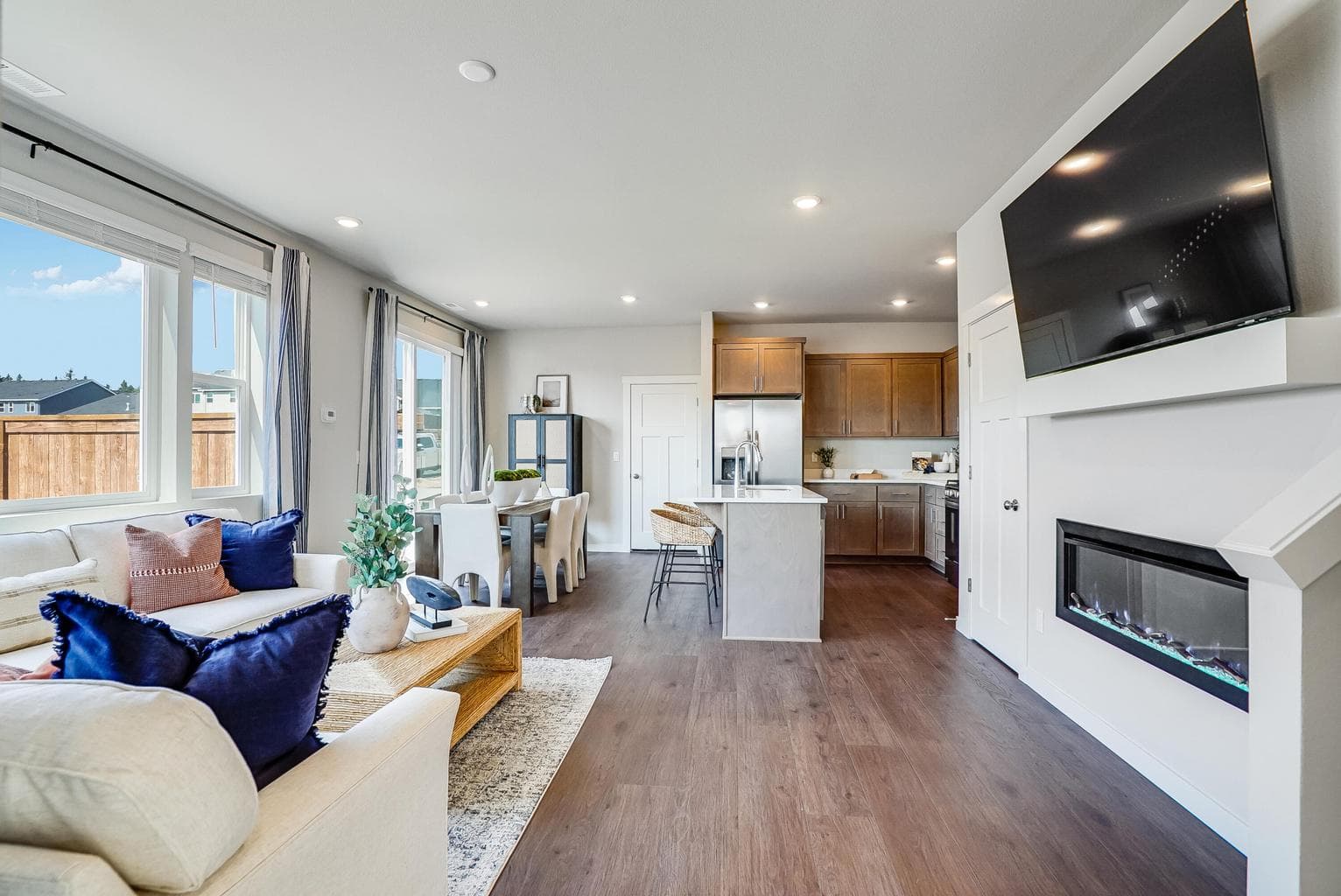Photo of 731 NW Upas Avenue 11 of 24