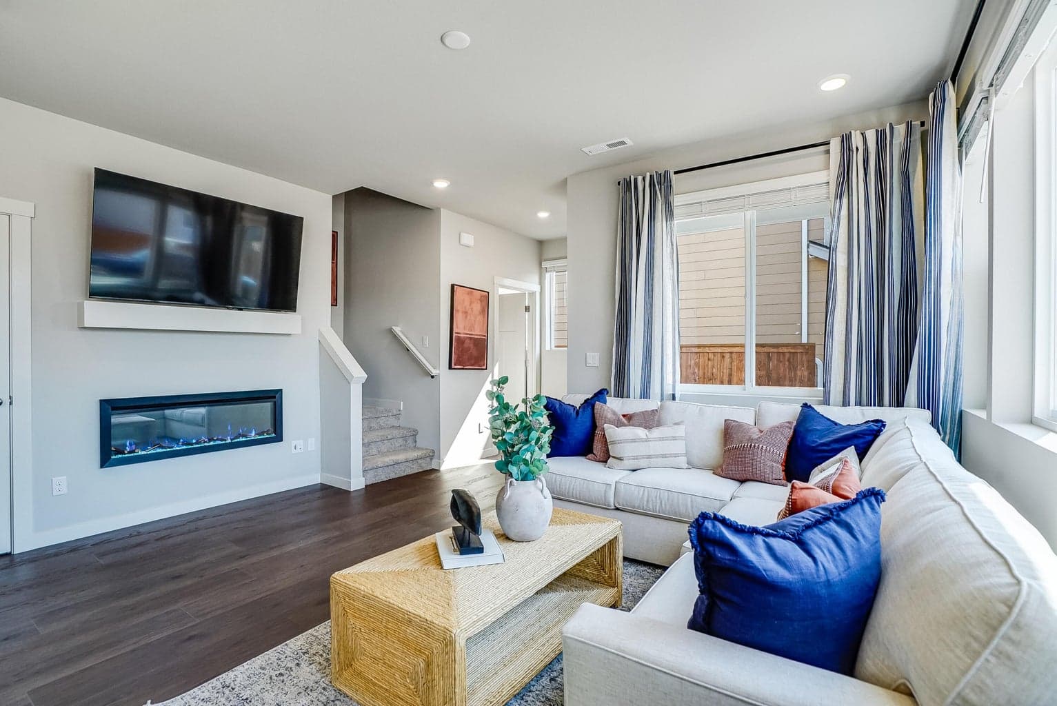 Photo of 731 NW Upas Avenue 12 of 24