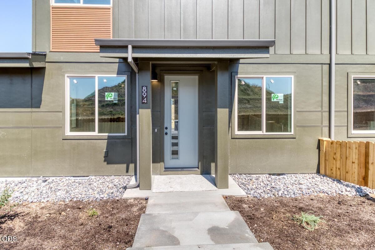 Photo of 896 SE Aquila Drive 5 of 28