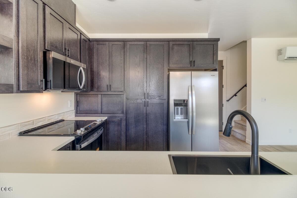 Photo of 896 SE Aquila Drive 12 of 28