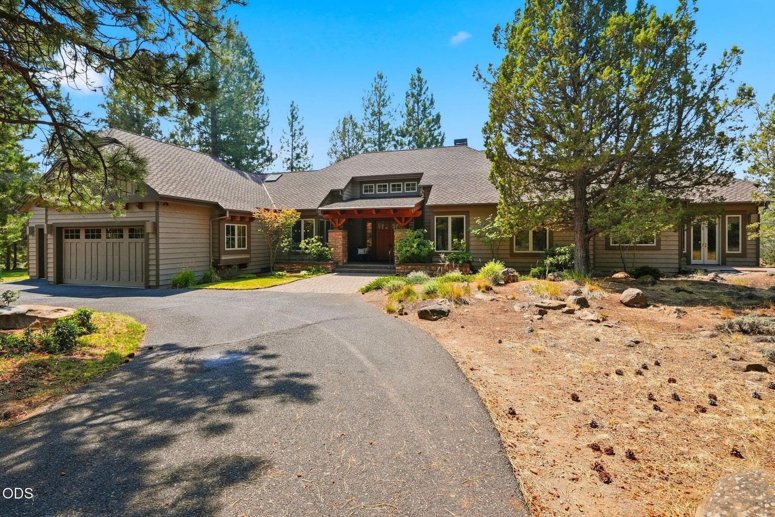 Photo of 16863 Royal Coachman Drive 5 of 72