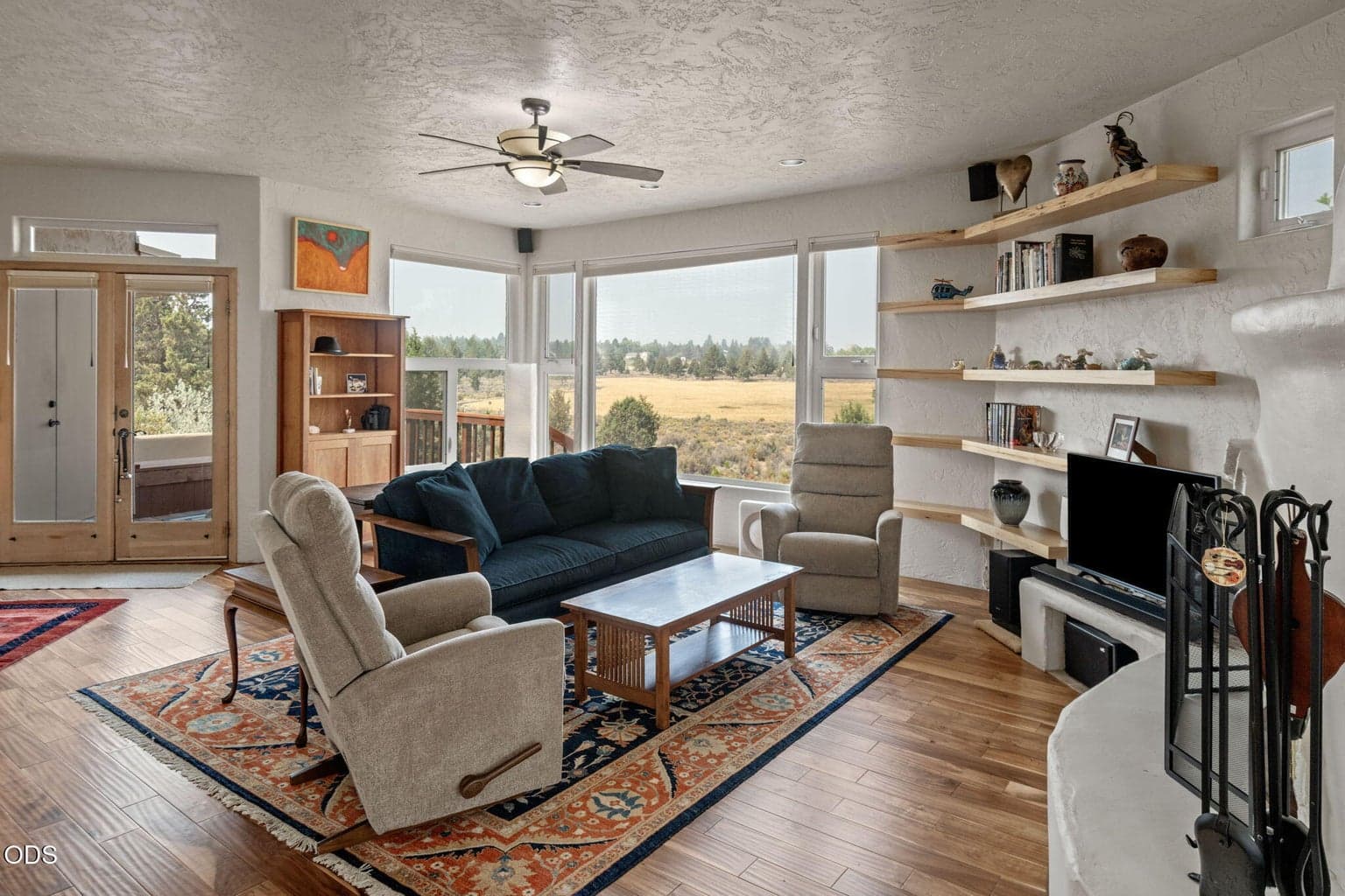 Photo of 61345 Mountain Breezes Court 7 of 42