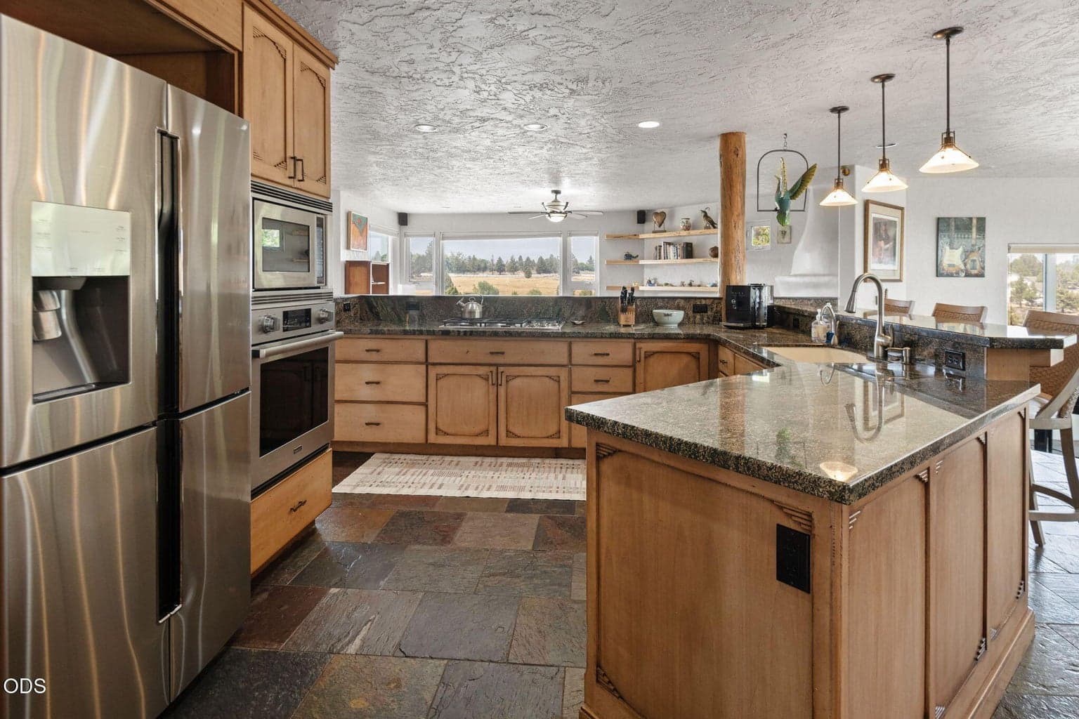 Photo of 61345 Mountain Breezes Court 9 of 42