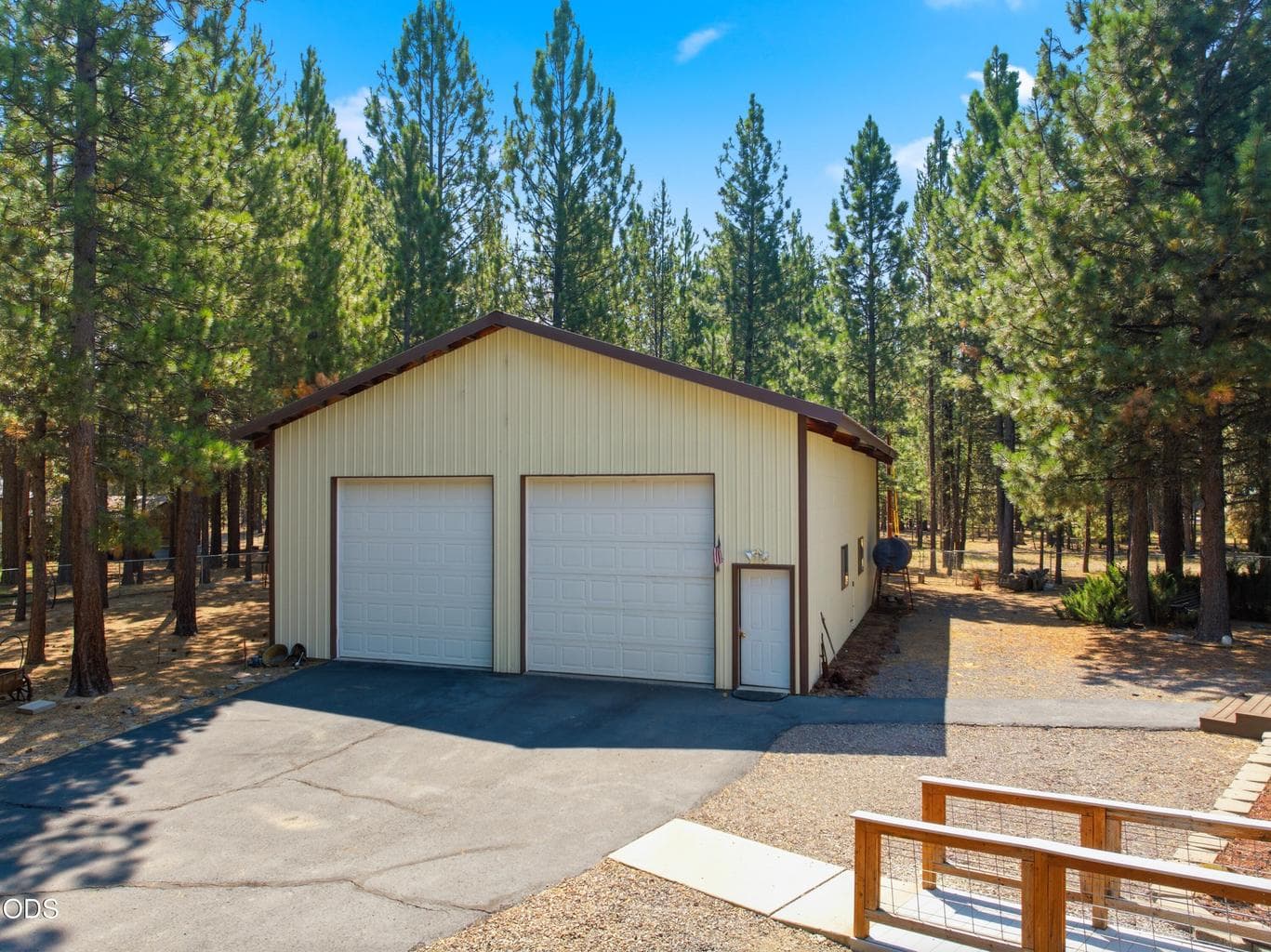 Photo of 15362 Ponderosa Loop 3 of 47