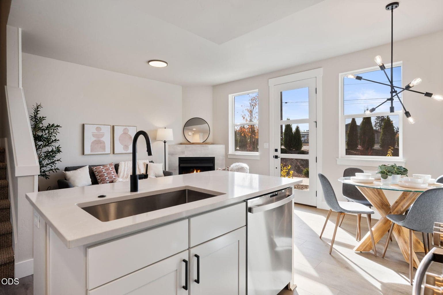 Photo of 20556 NE Empire Avenue 6 of 36