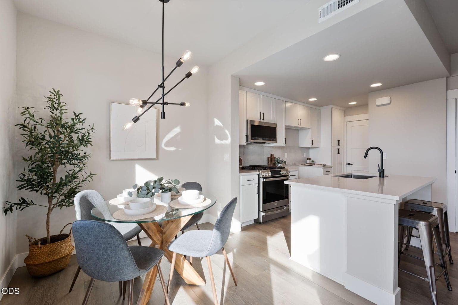 Photo of 20556 NE Empire Avenue 11 of 36
