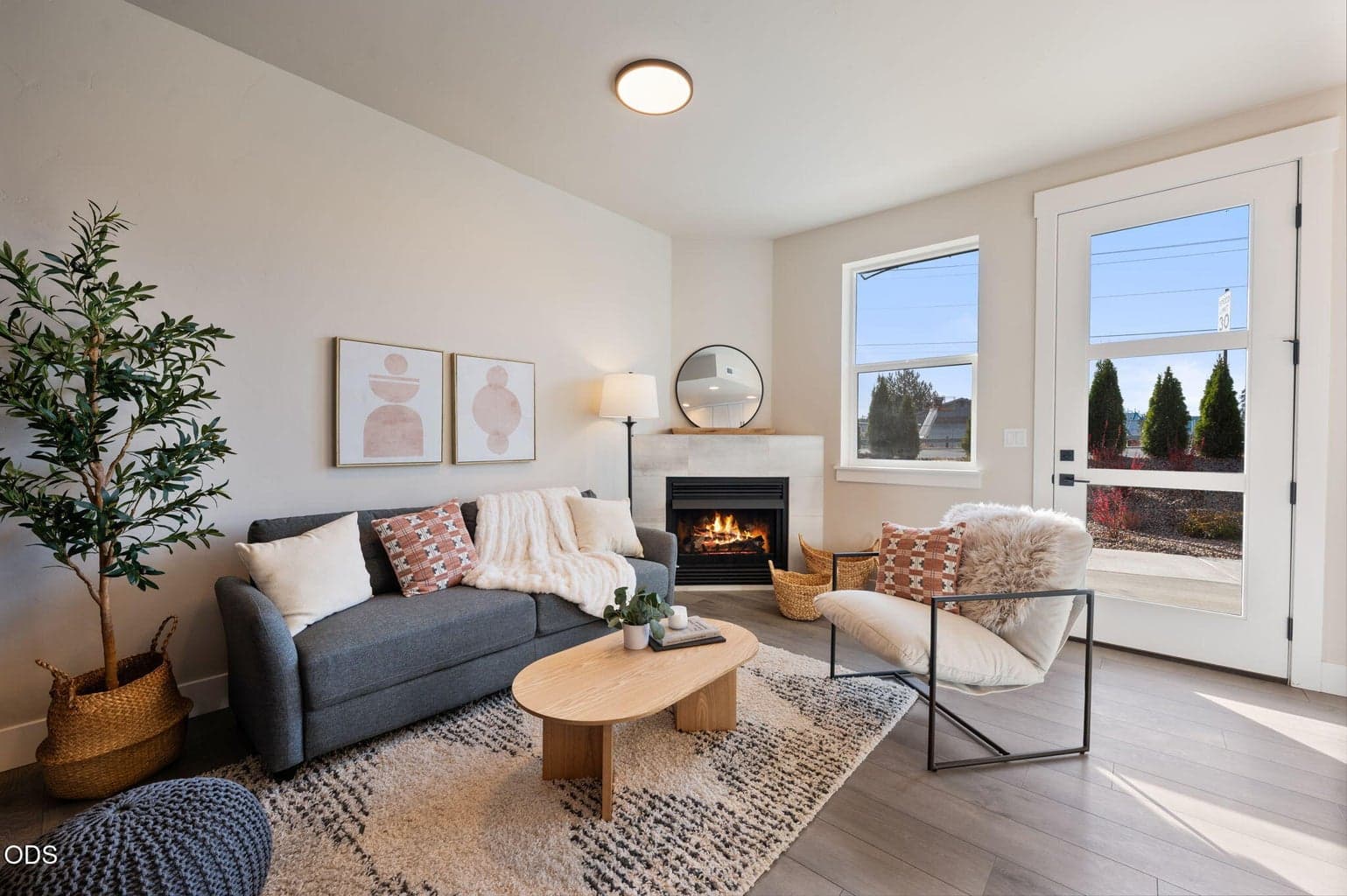 Photo of 20556 Empire Avenue 1 of 36