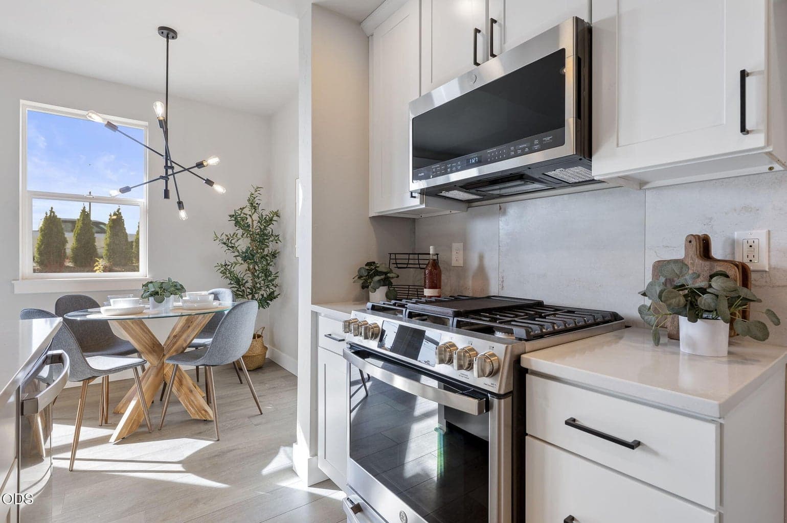 Photo of 20556 NE Empire Avenue 8 of 36