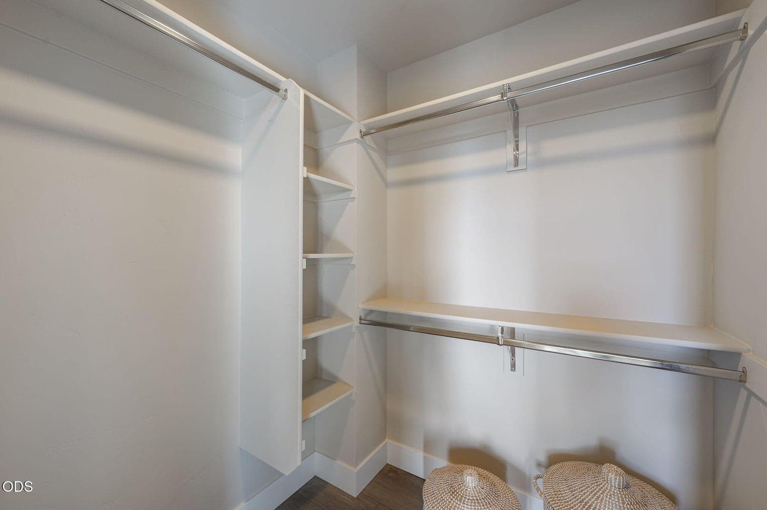 Photo of 20556 NE Empire Avenue 20 of 36