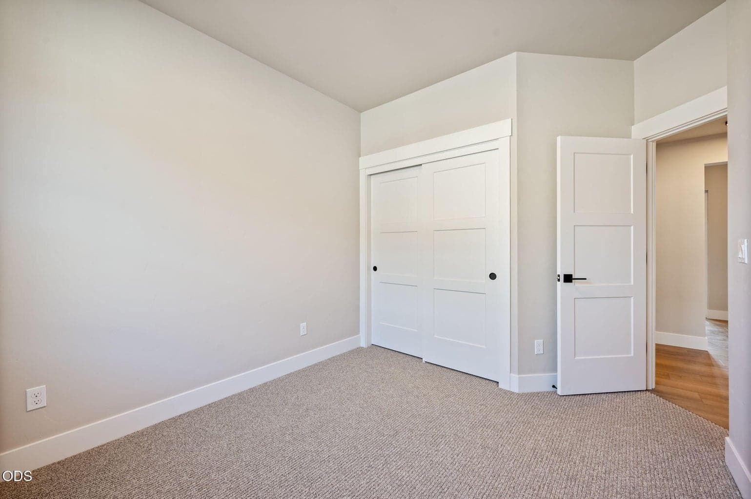 Photo of 20556 NE Empire Avenue 26 of 36