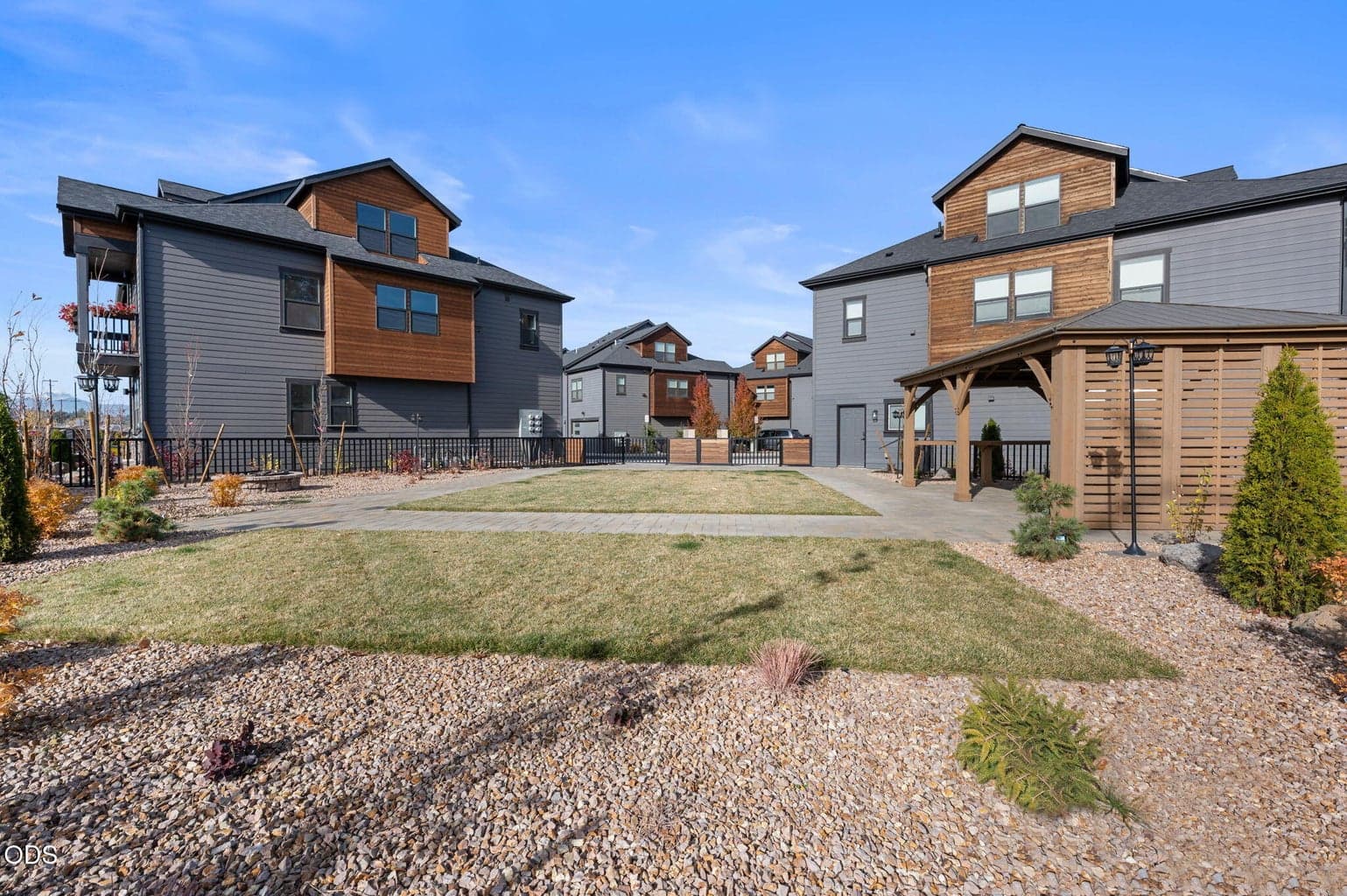 Photo of 20556 NE Empire Avenue 33 of 36