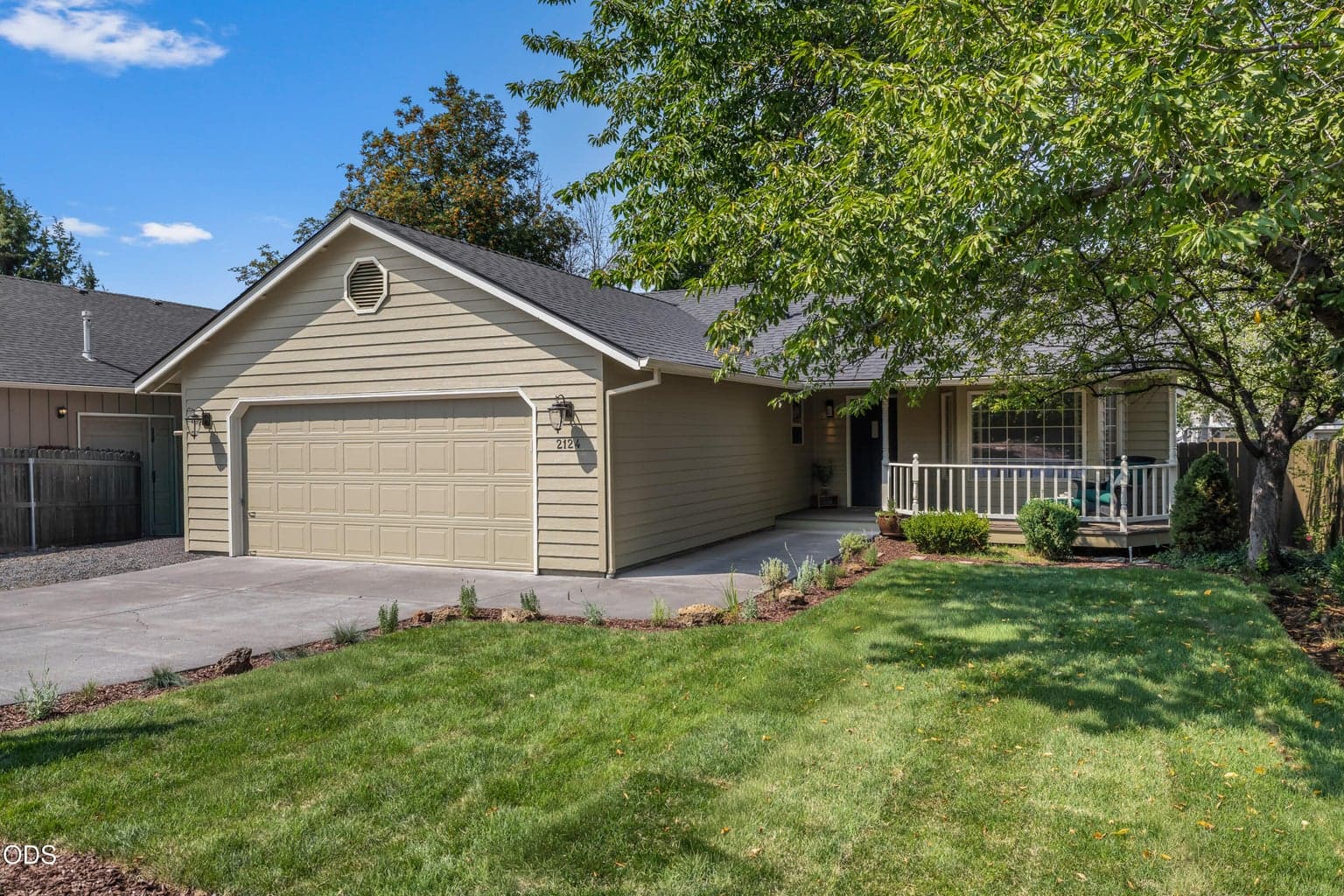 Photo of 2124 Carrie Lane 2 of 39