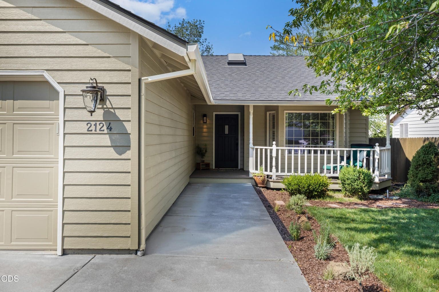Photo of 2124 Carrie Lane 3 of 39