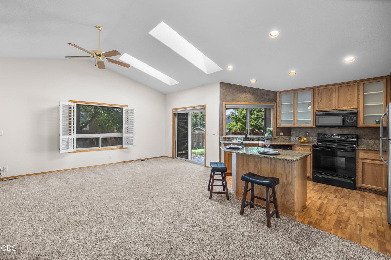 Photo of 2124 NE Carrie Lane 11 of 39