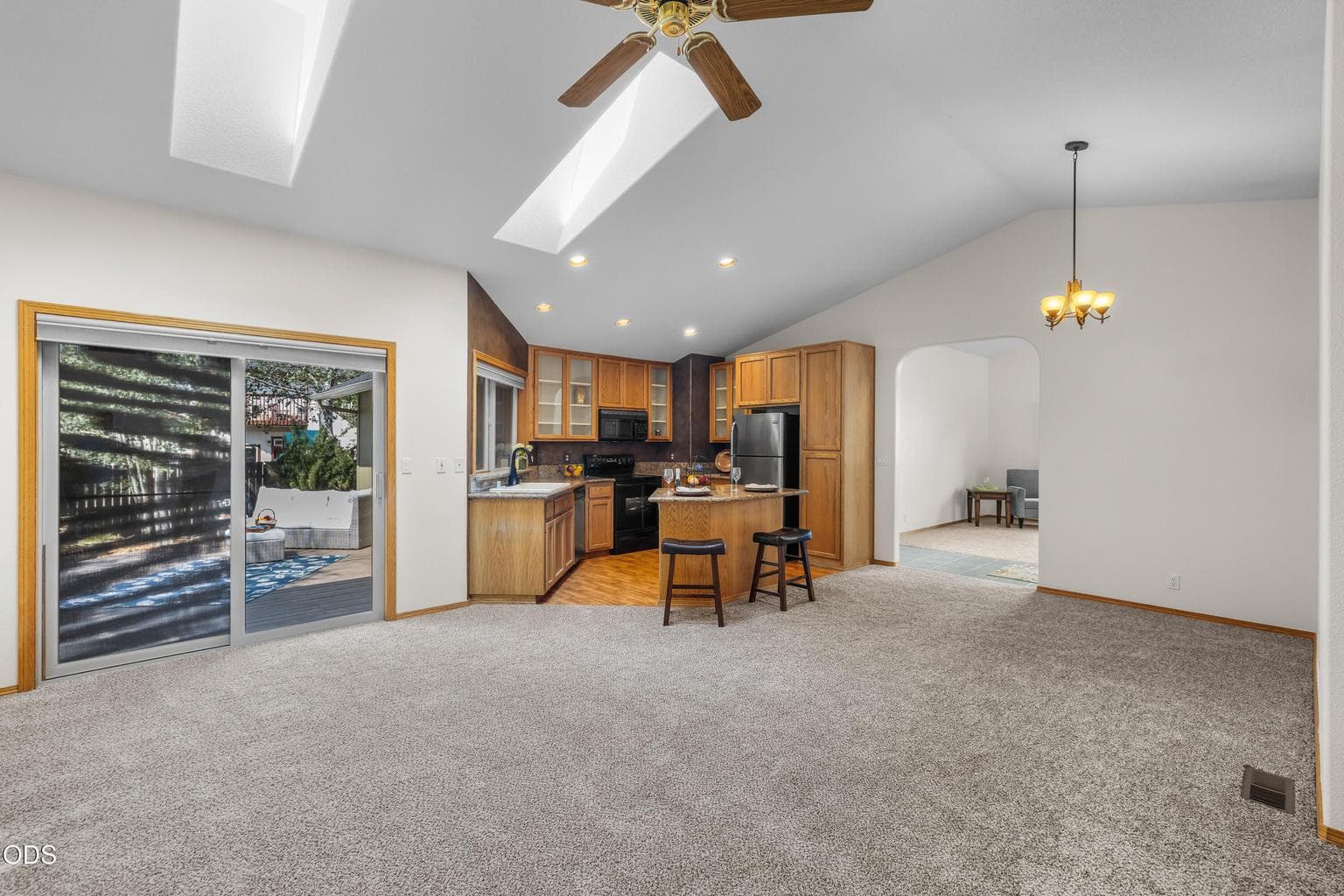 Photo of 2124 NE Carrie Lane 13 of 39