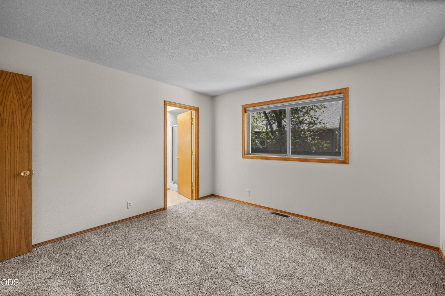 Photo of 2124 NE Carrie Lane 31 of 39