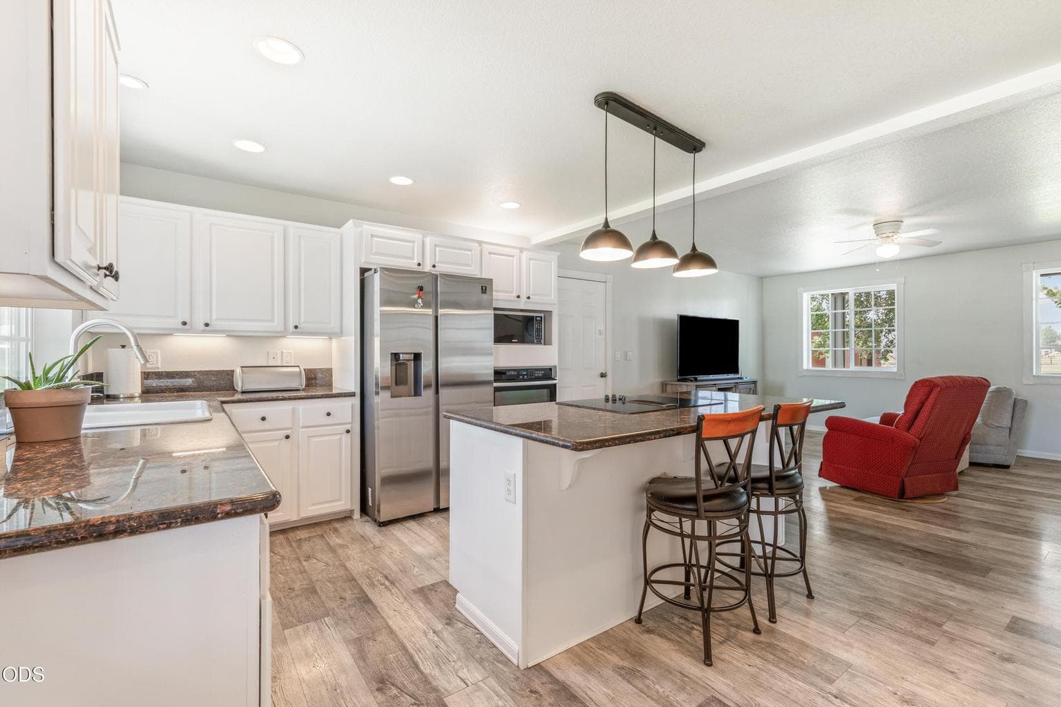 Photo of 7070 NE Juniper Ridge Road 8 of 49