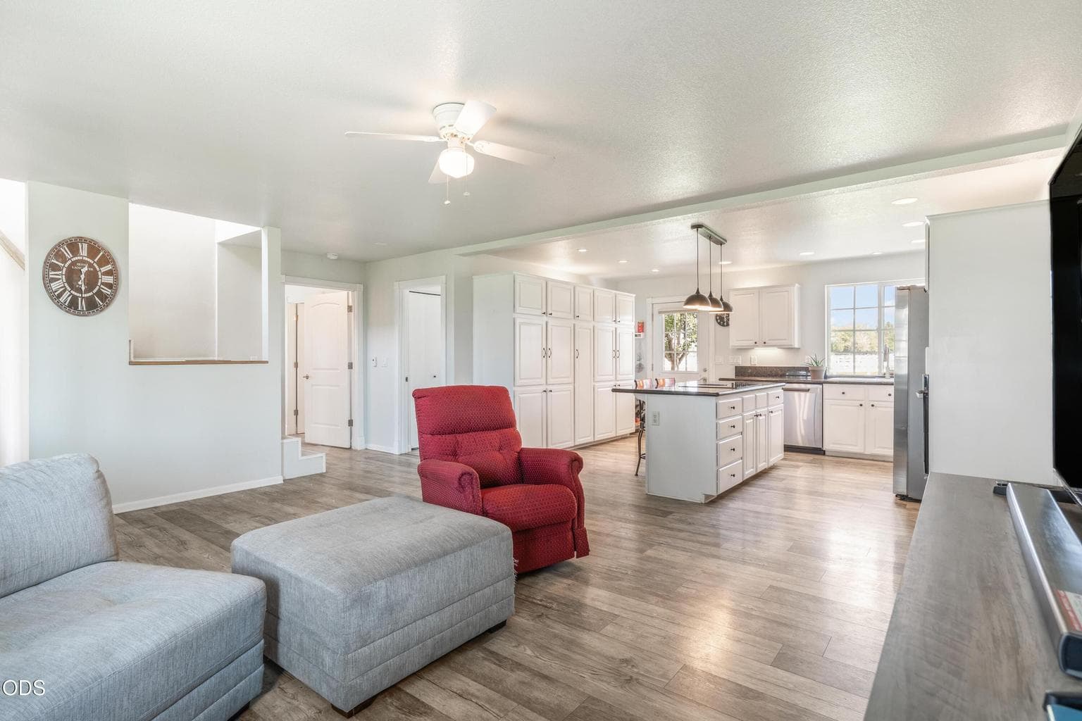 Photo of 7070 NE Juniper Ridge Road 10 of 49
