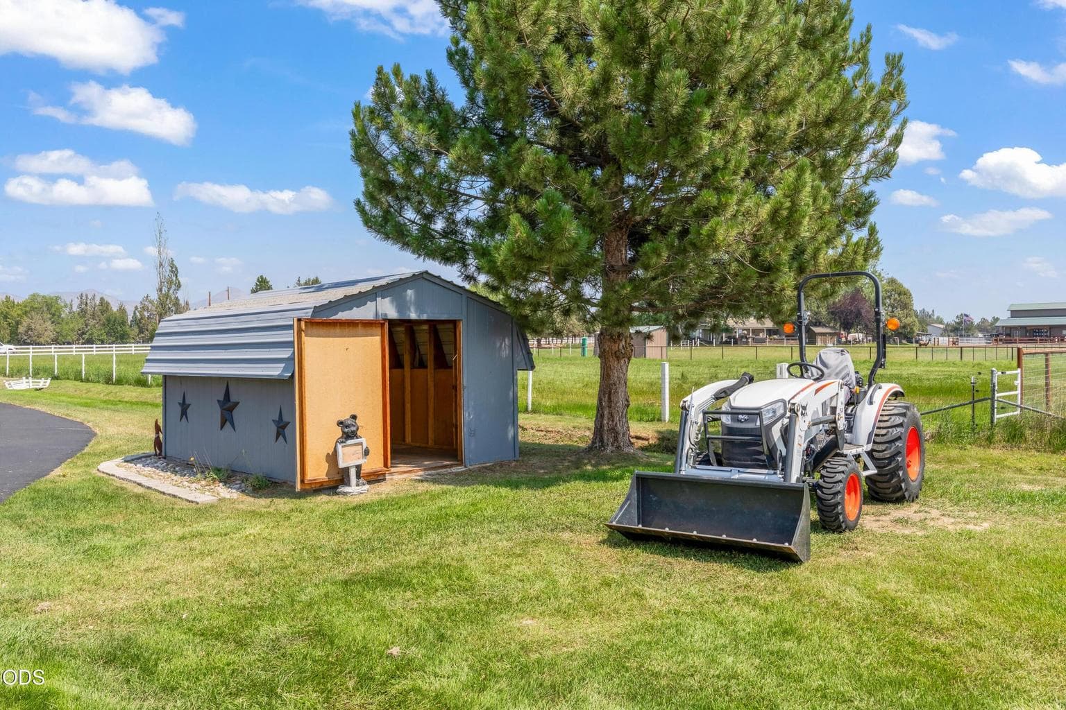 Photo of 7070 NE Juniper Ridge Road 38 of 49