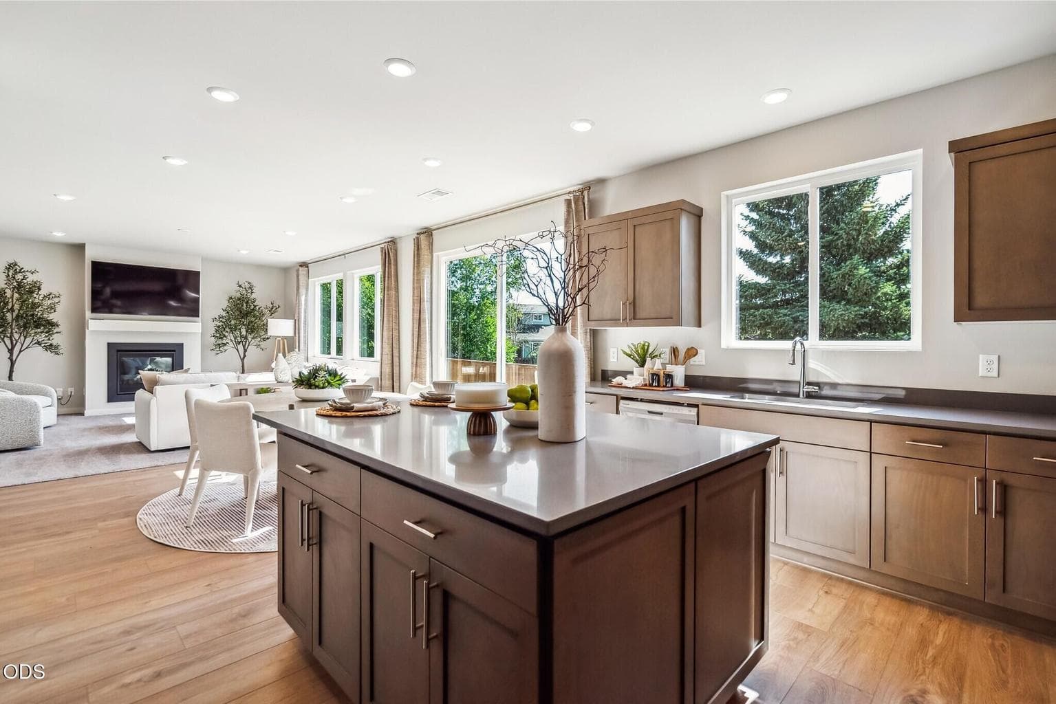 Photo of 63107 NE Henningsen Pl 8 of 27