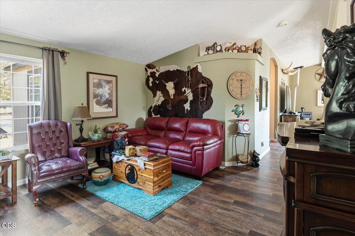 Photo of 6547 Cougar Road 4 of 47