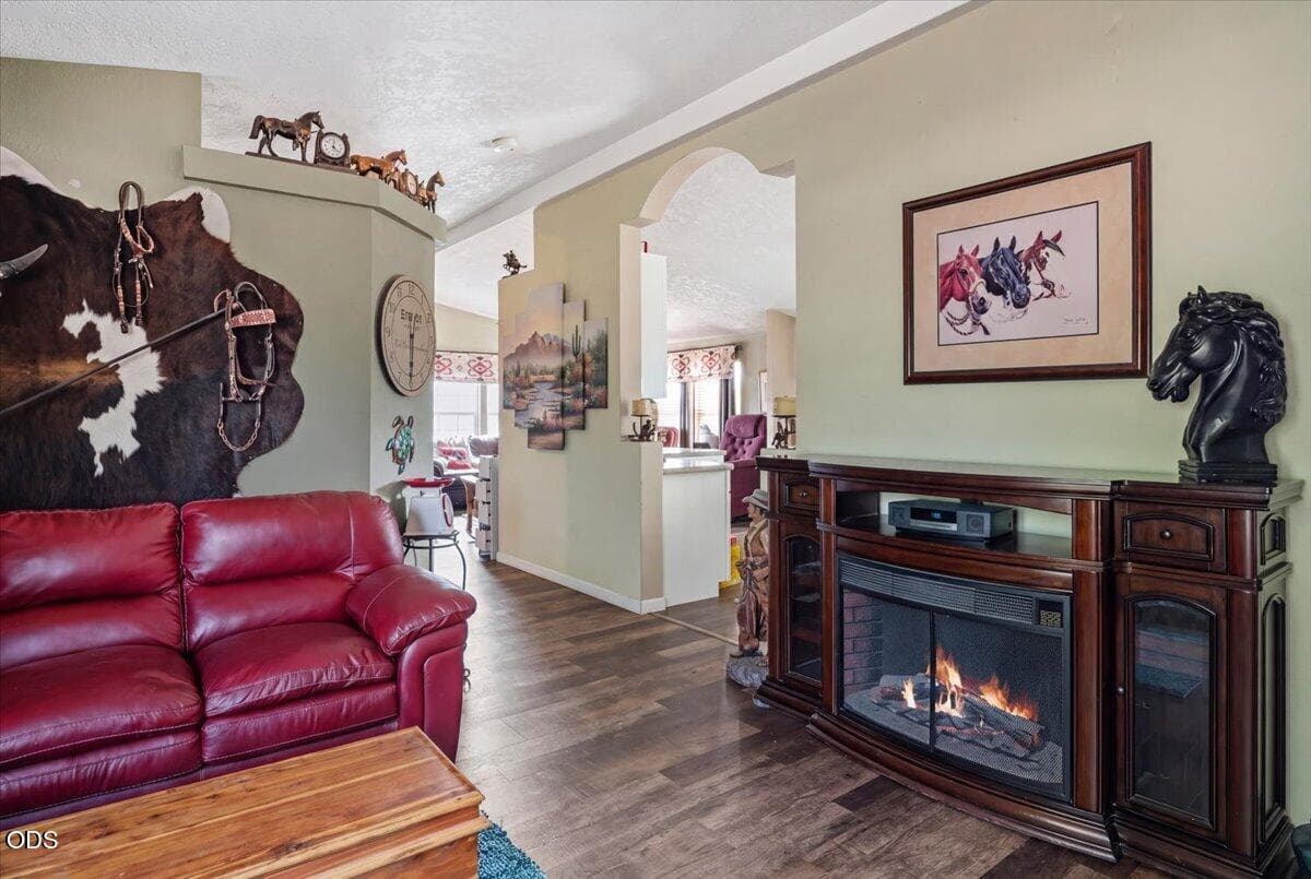 Photo of 6547 Cougar Road 5 of 47