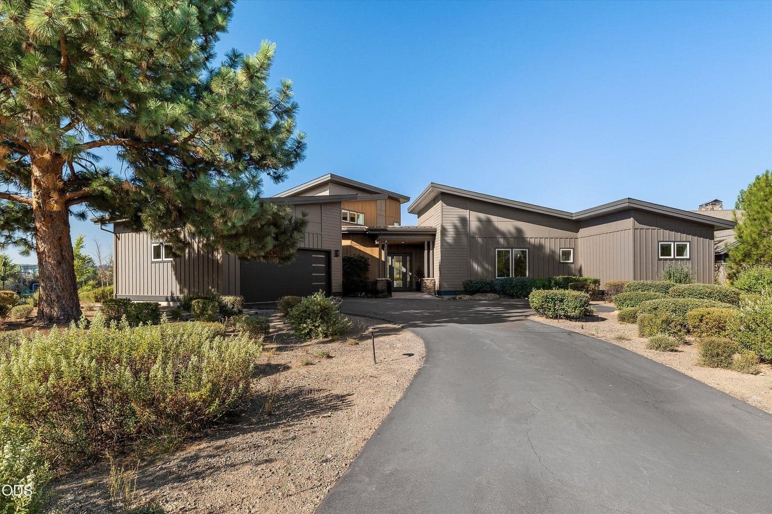 Photo of 61649 Hosmer Lake Drive 2 of 73