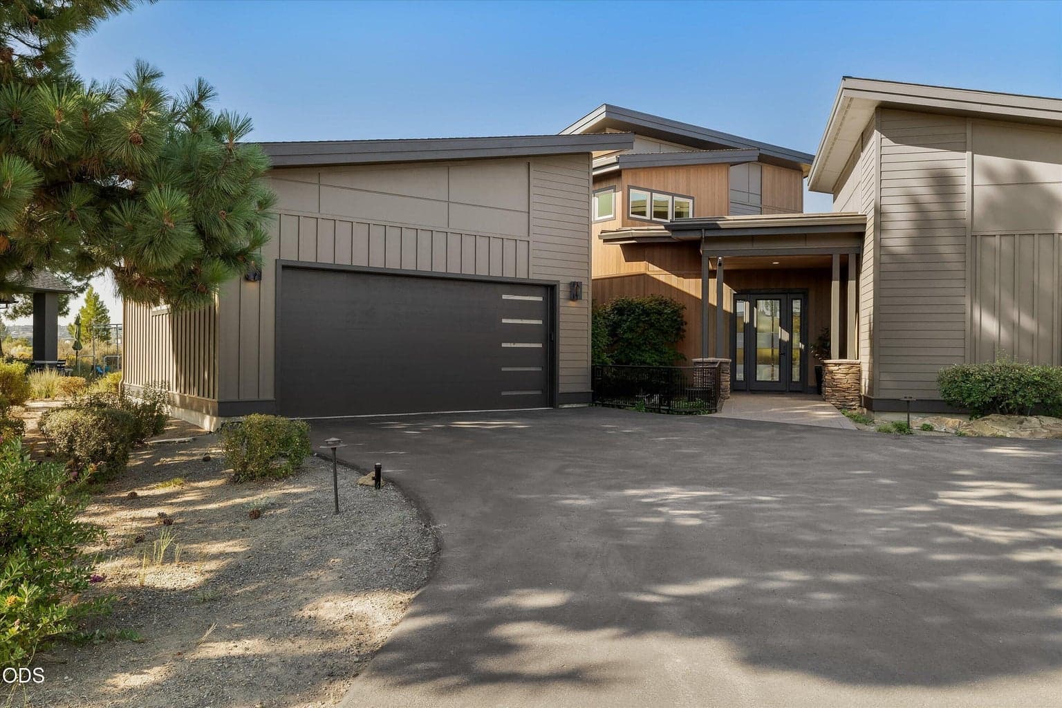 Photo of 61649 Hosmer Lake Drive 3 of 73