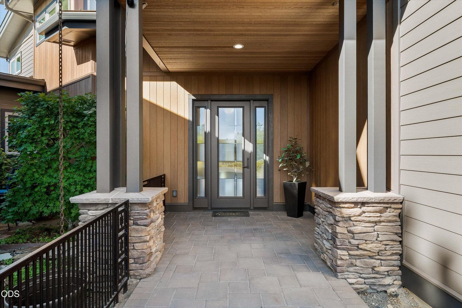 Photo of 61649 Hosmer Lake Drive 5 of 73