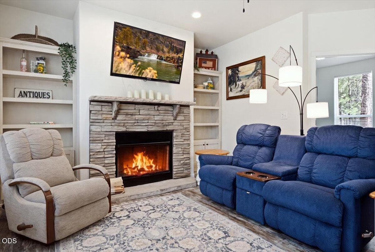 Photo of 15461 Federal Road 10 of 34