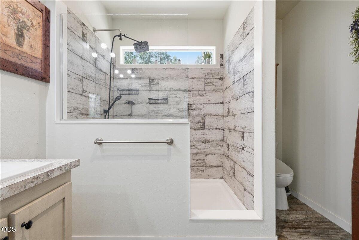 Photo of 15461 Federal Road 14 of 34