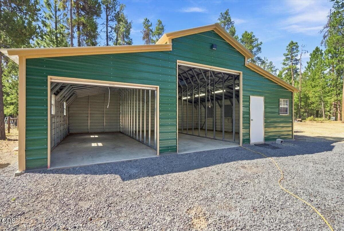 Photo of 15461 Federal Road 27 of 34