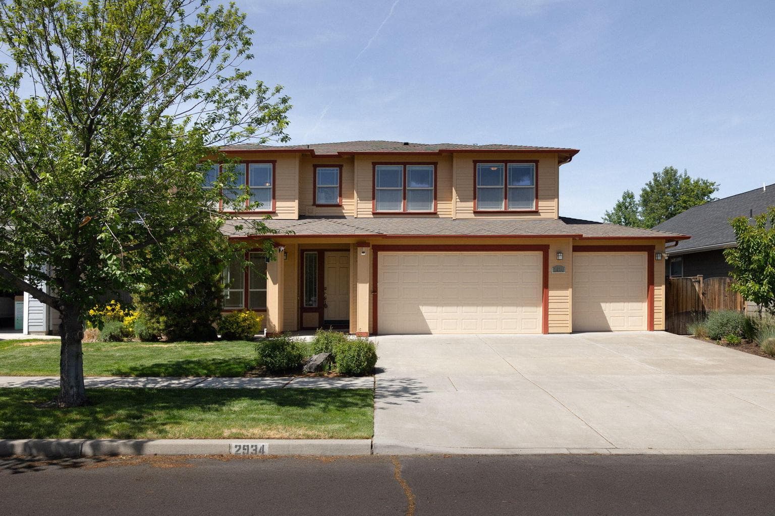 Photo of 2934 Dogwood Drive 2 of 36