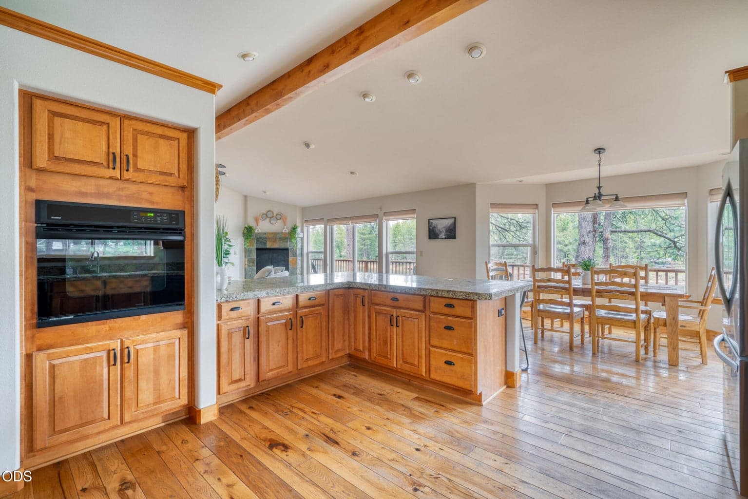 Photo of 17051 Upland Road 8 of 39