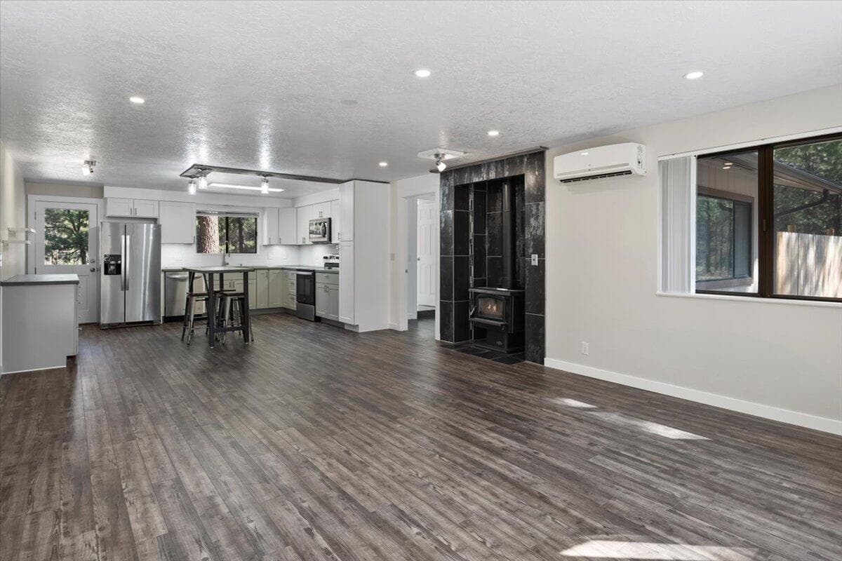 Photo of 15810 Green Forest Road 3 of 37