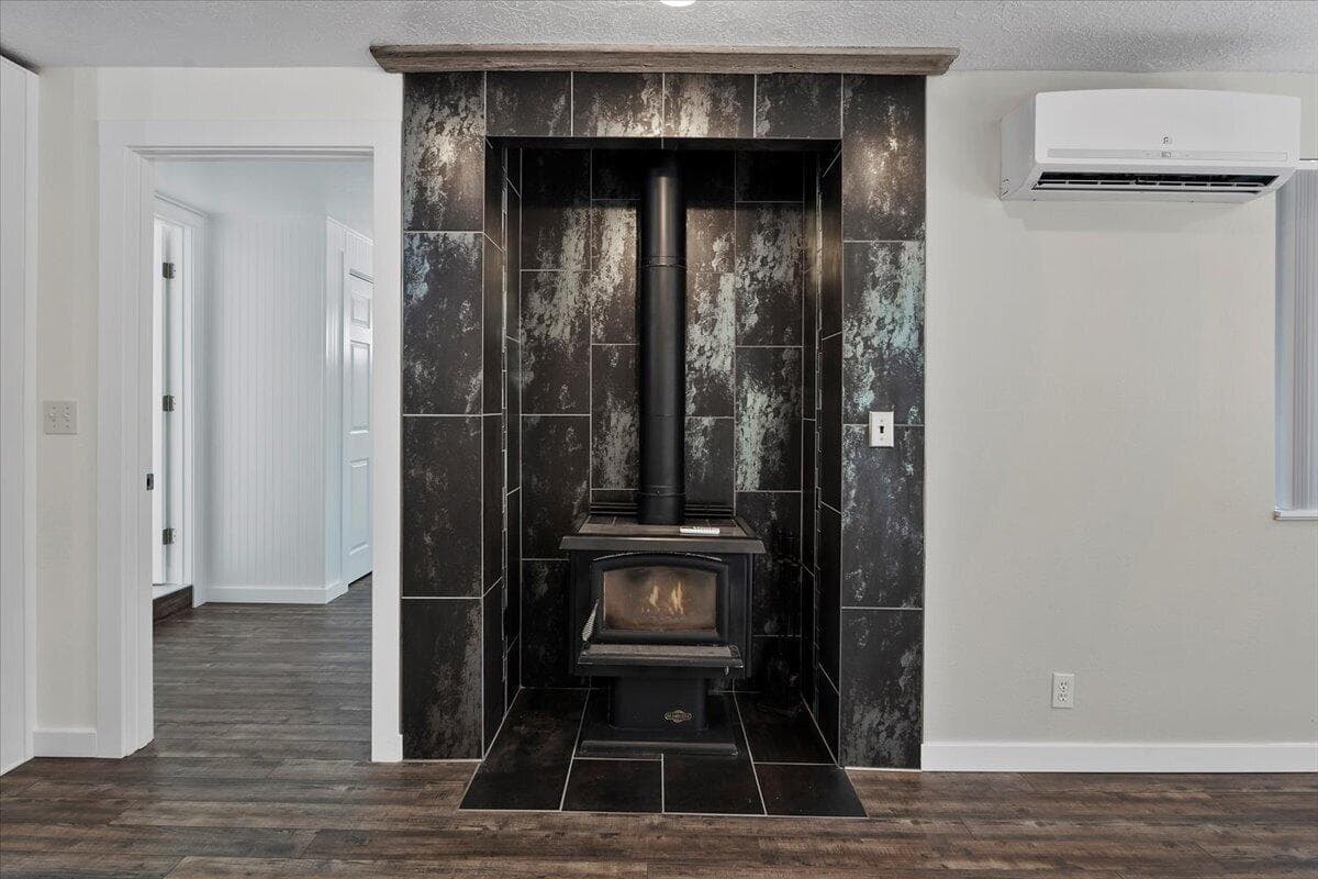 Photo of 15810 Green Forest Road 5 of 37