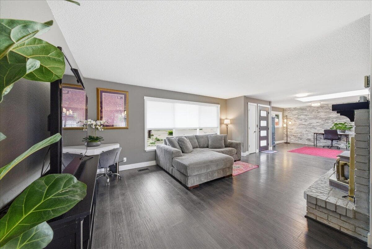Photo of 758 NE Quimby Avenue 7 of 47