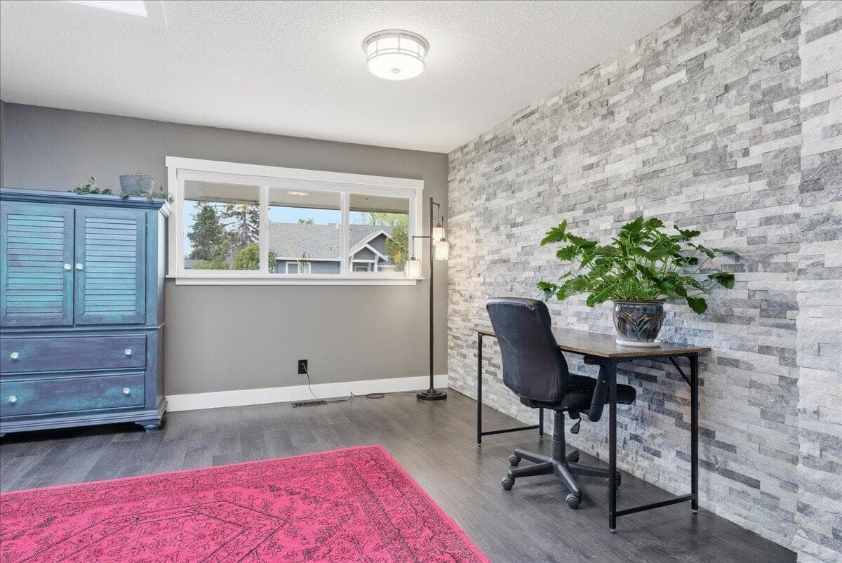 Photo of 758 NE Quimby Avenue 9 of 47
