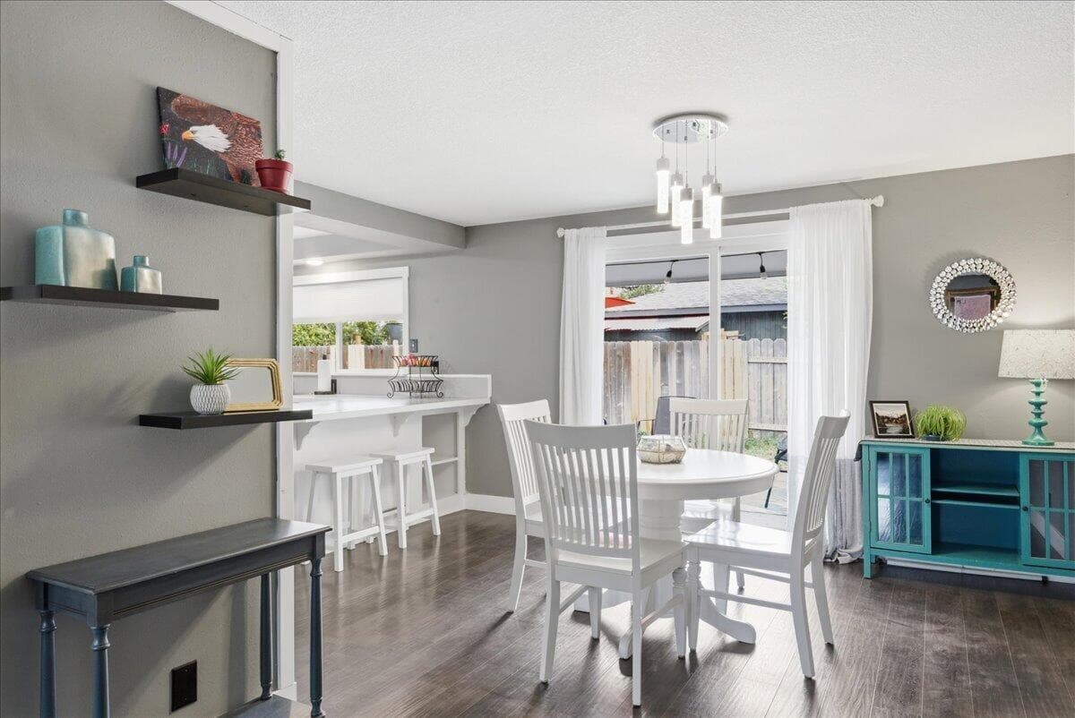 Photo of 758 NE Quimby Avenue 18 of 47