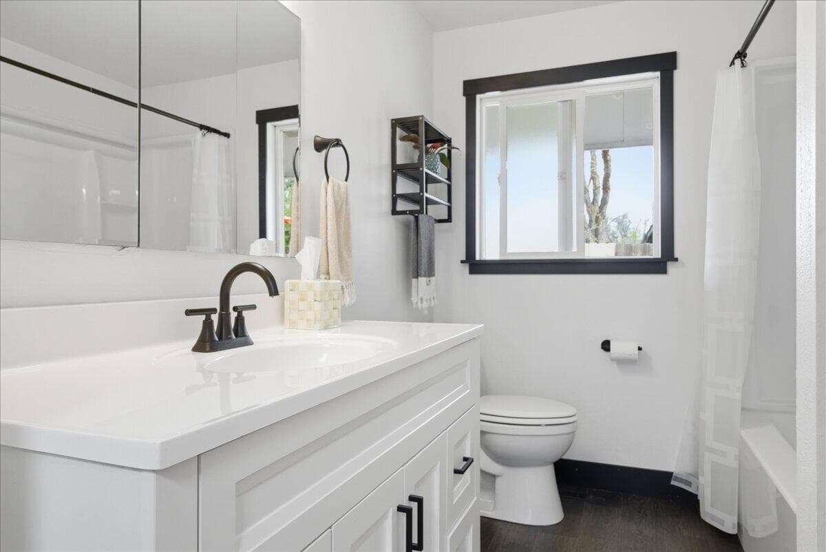 Photo of 758 NE Quimby Avenue 21 of 47